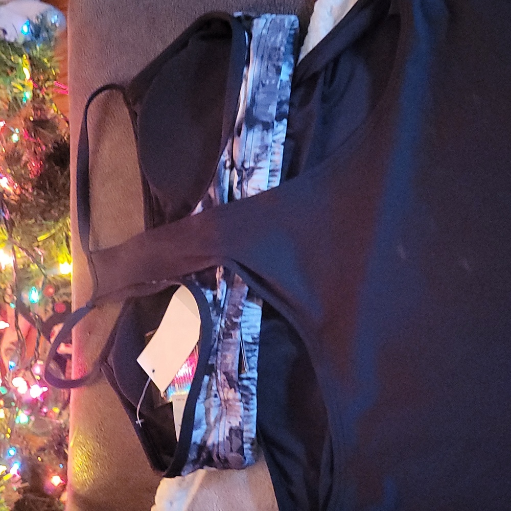 TYR Performance Top - Picture 3 of 12